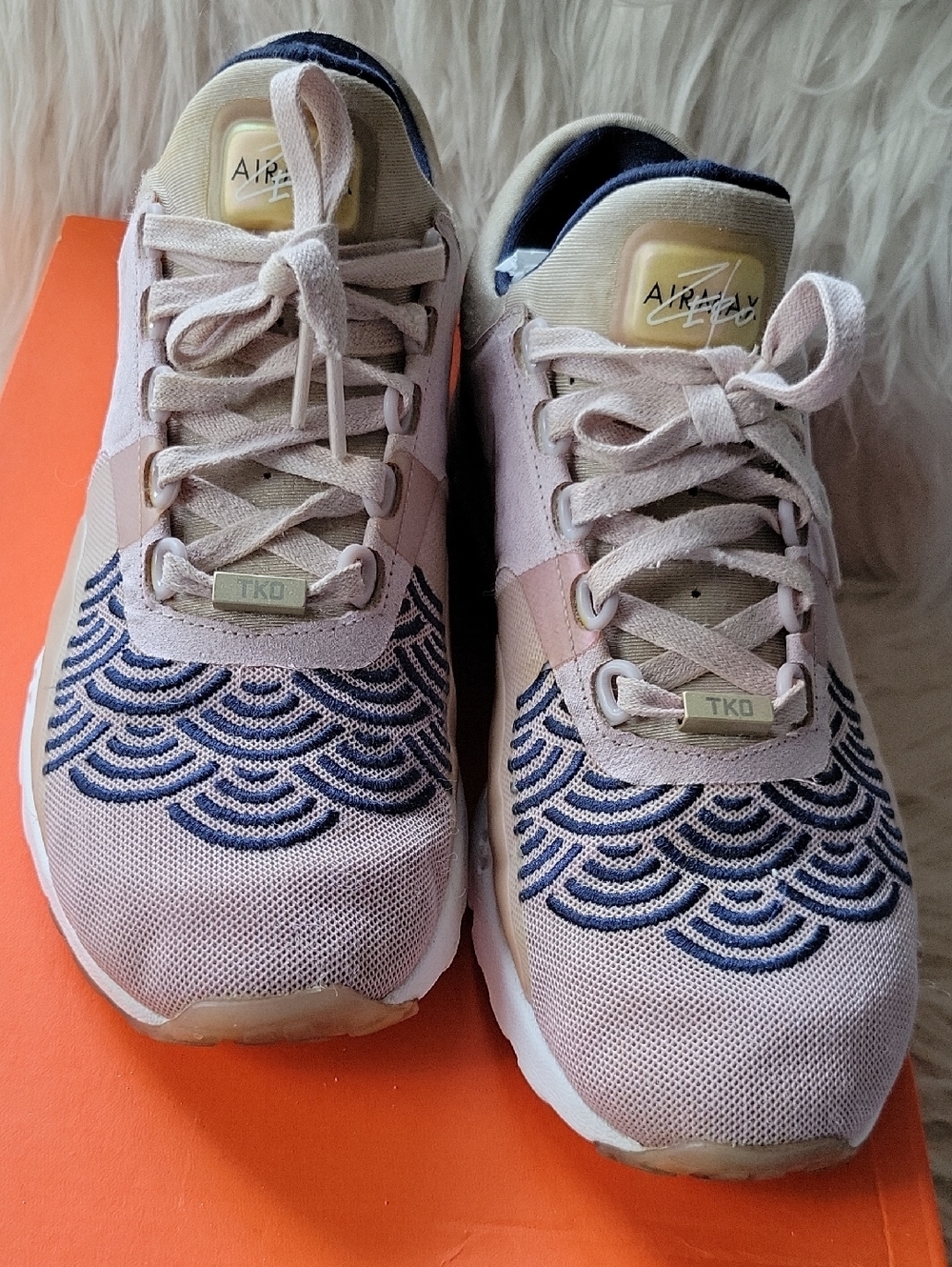 Nike Air Max Women’s Size 8.5 Pink Navy Running Sneakers Athletic Shoes 847125-6